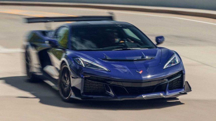 اولین رانندگی با شورلت کوروت ZR1 جدید، قدم به بُعدی دیگر!