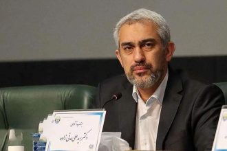 بانک های کوچک متخلف باید منحل و بانک‌های بزرگ باید وارد فرایند گزیر شوند