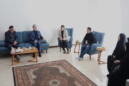 دیدار وزیر علوم با خانواده استادان و دانشمندان شهید حمله رژیم صهیونیستی
