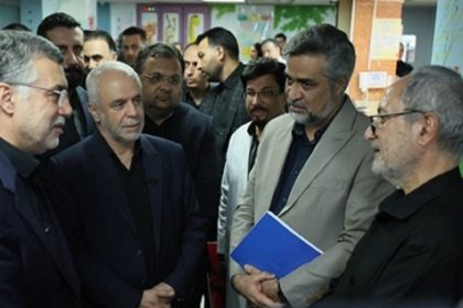 عیادت وزیر بهداشت از کودک مجروح حمله رژیم صهیونیستی در تهران
